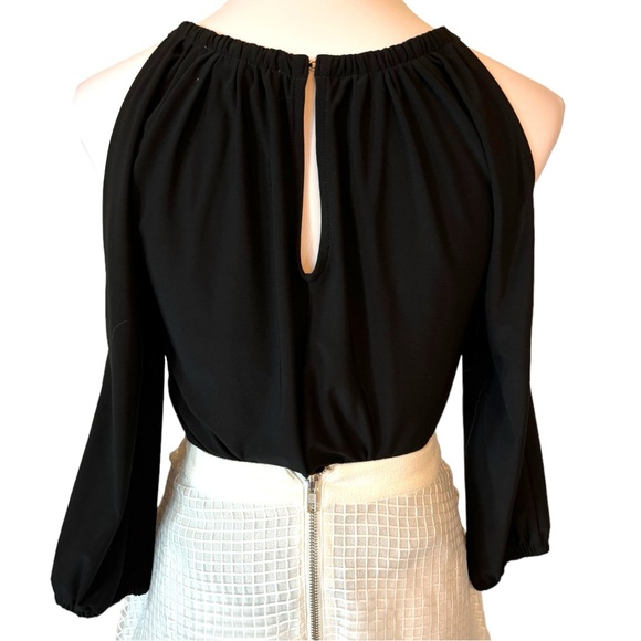 White House Black market Cold Shoulder Key Hole Top - Picture 4 of 4